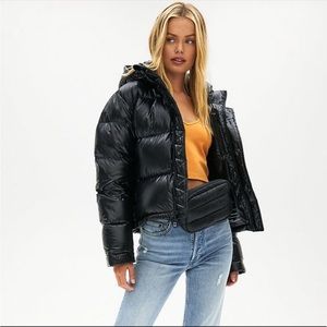 Aritzia black shiny puffer shorty
